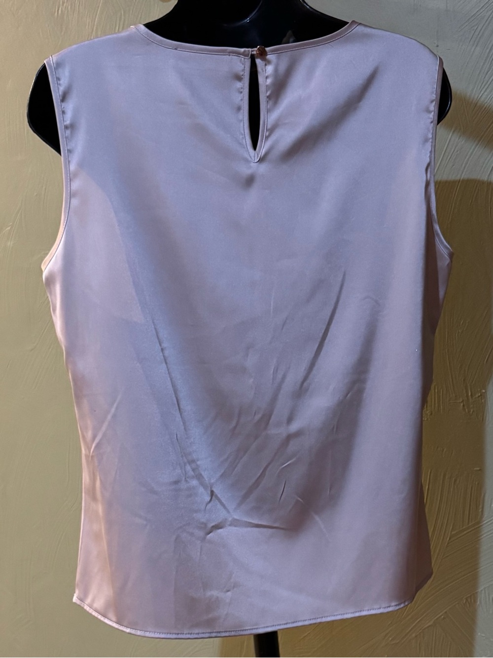Calvin Klein Satin Sleeveless Blouse Pleated Scoop Neck Champagne Gold Size M - Picture 8 of 12